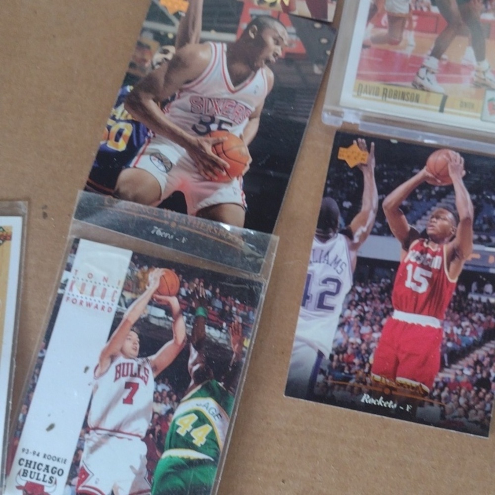 Assorted Basketball Trading Cards Collection - Picture 5 of 6